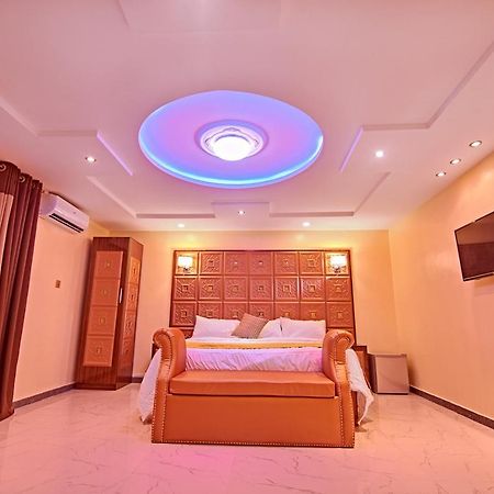 Double M Exquisite Suites And Lounge Lekki Ogombo Exteriör bild