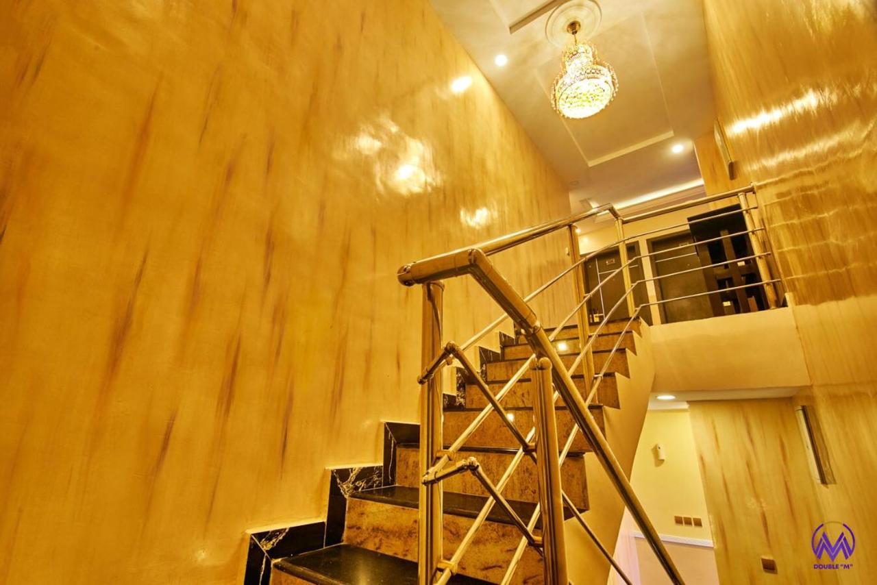 Double M Exquisite Suites And Lounge Lekki Ogombo Exteriör bild