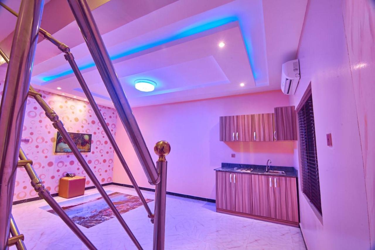 Double M Exquisite Suites And Lounge Lekki Ogombo Exteriör bild