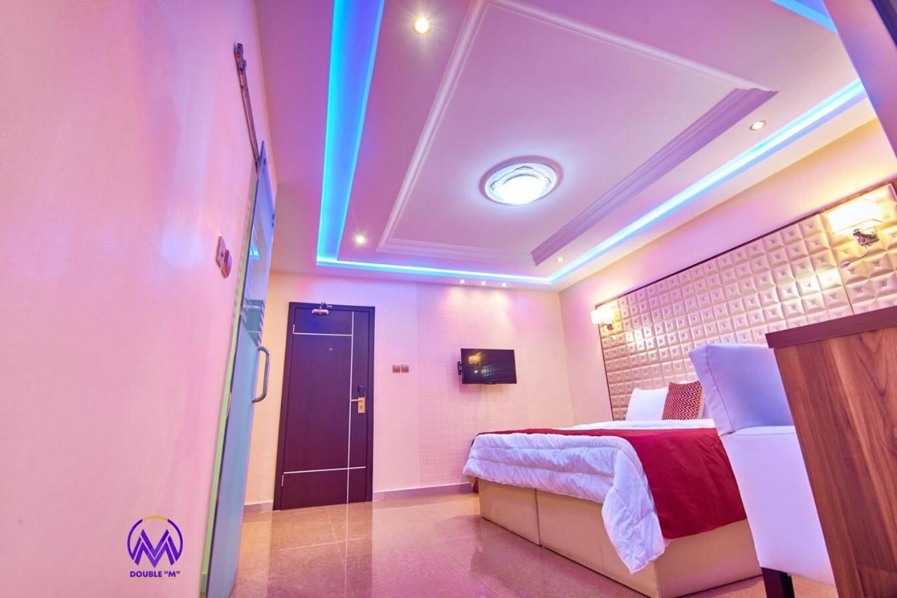 Double M Exquisite Suites And Lounge Lekki Ogombo Exteriör bild