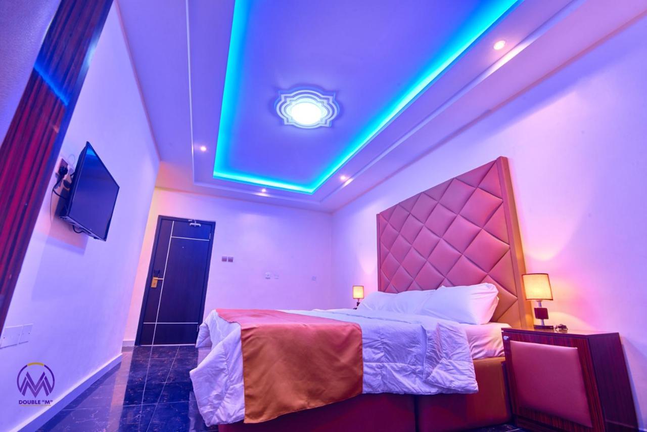 Double M Exquisite Suites And Lounge Lekki Ogombo Exteriör bild