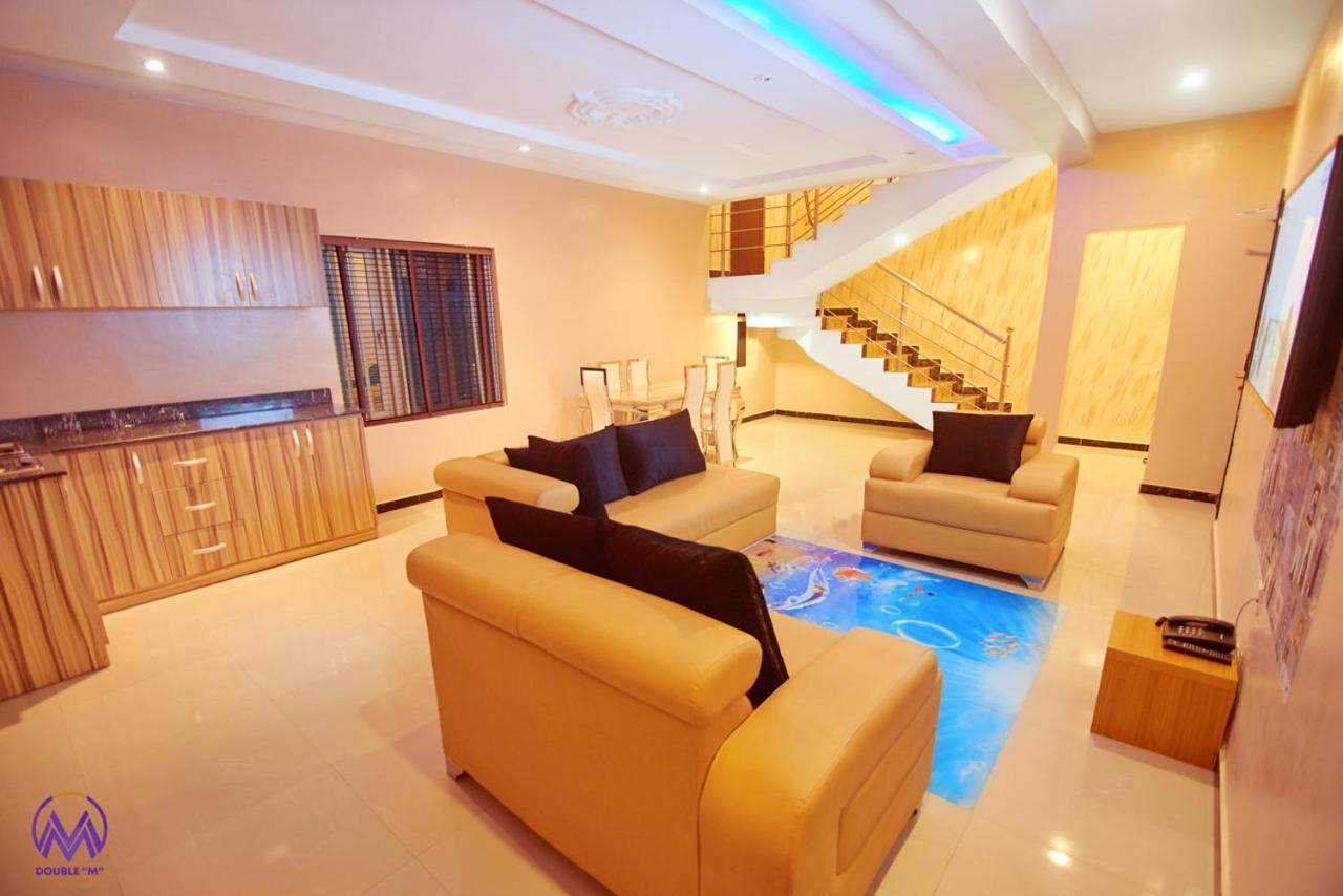 Double M Exquisite Suites And Lounge Lekki Ogombo Exteriör bild