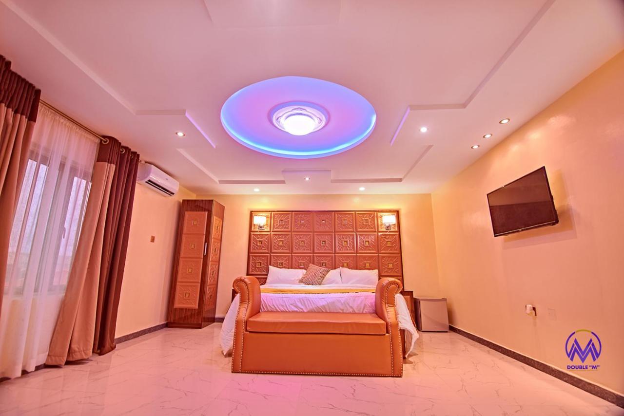 Double M Exquisite Suites And Lounge Lekki Ogombo Exteriör bild