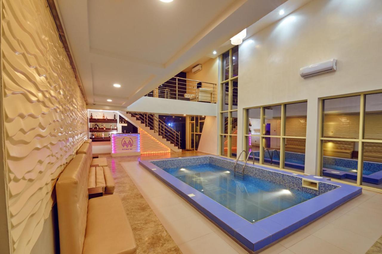 Double M Exquisite Suites And Lounge Lekki Ogombo Exteriör bild