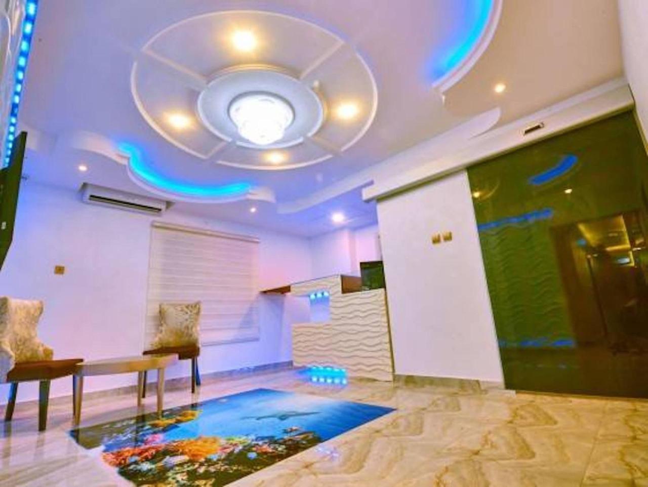 Double M Exquisite Suites And Lounge Lekki Ogombo Exteriör bild